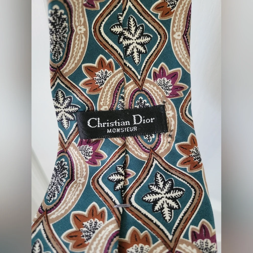 Christian Dior CD1 100% Silk Tie Designer Burgundy Green Pattern Luxury Necktie